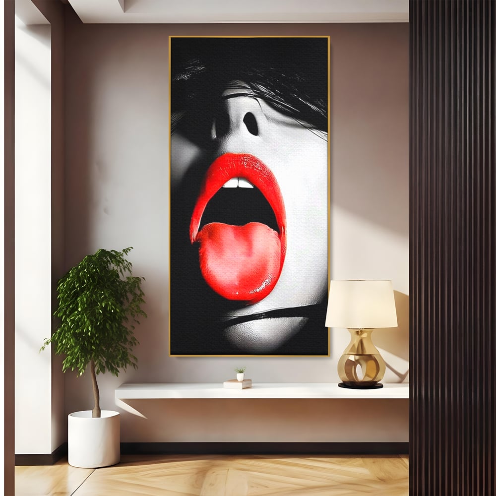 Tablou canvas cu tablou canvas cu buze si limba rosie, in rama de aluminiu auriu
